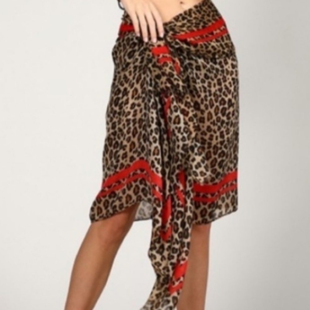 Leopard Scarf - Picture 2 of 3